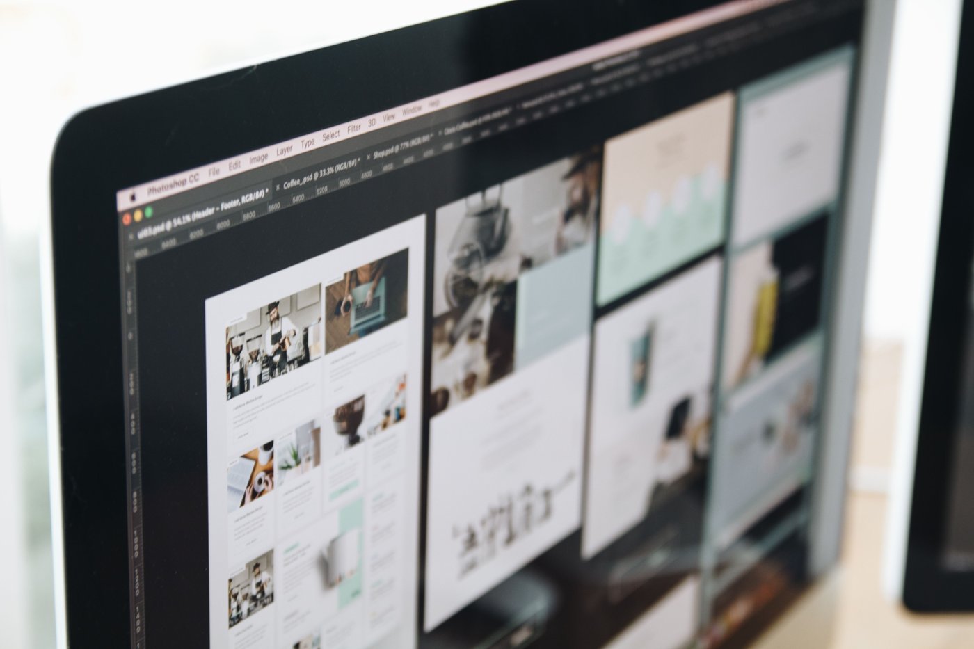 Pantalla con composición de diseño web